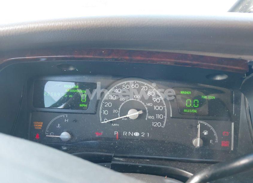 Photo 7 of 2004 Lincoln Town CAR SIGNATURE (VIN 1LNHM81WX4Y671266)