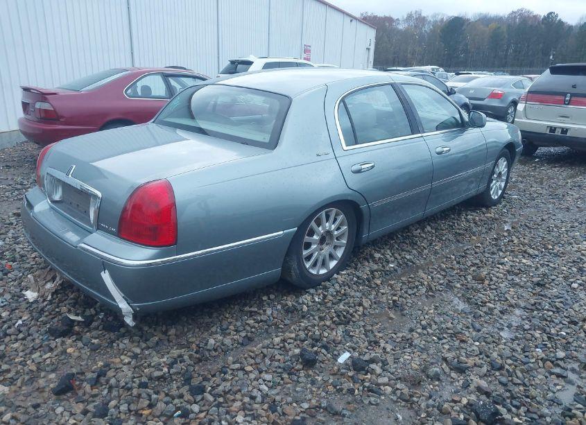 Photo 4 of 2006 Lincoln Town CAR SIGNATURE (VIN 1LNHM81WX6Y605822)