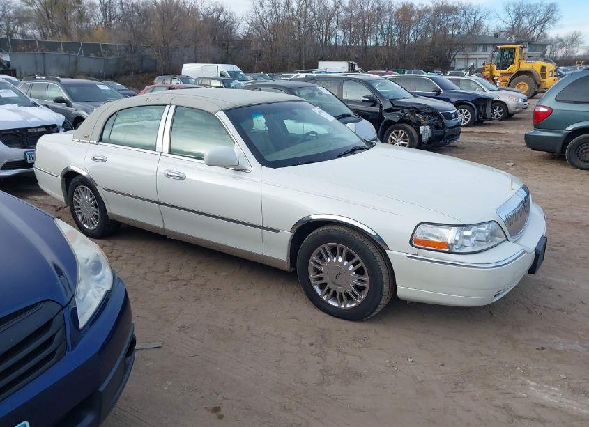 2006 Lincoln Town CAR SIGNATURE LIMITED (VIN 1LNHM82V06Y609836) main photo