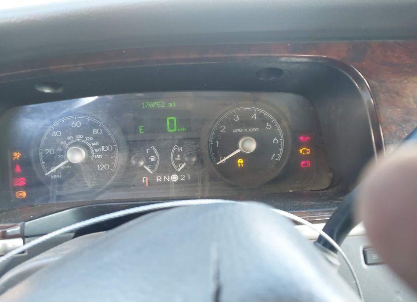 Photo 7 of 2006 Lincoln Town CAR SIGNATURE LIMITED (VIN 1LNHM82V06Y625776)