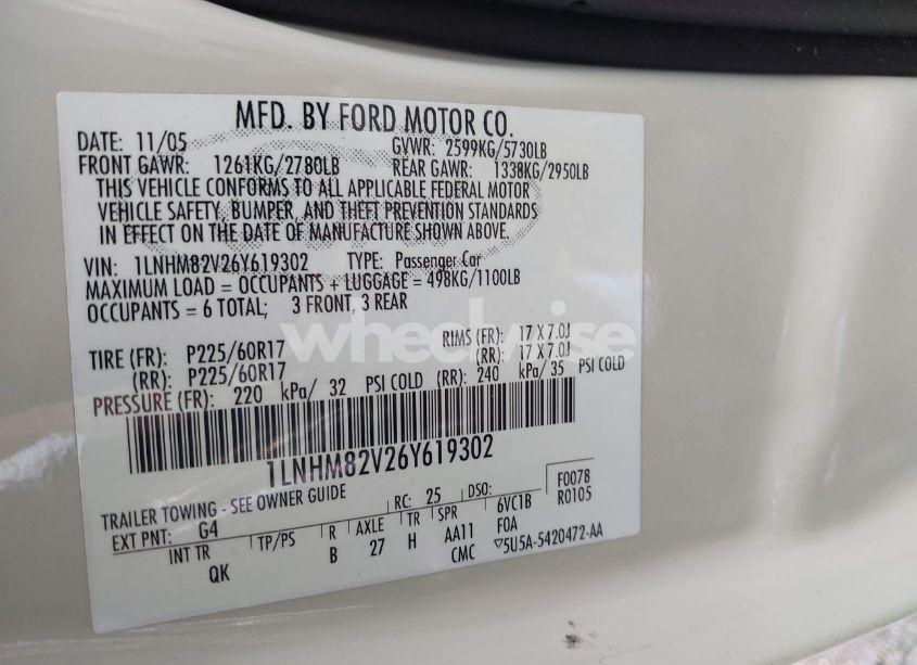 Photo 9 of 2006 Lincoln Town CAR SIGNATURE LIMITED (VIN 1LNHM82V26Y619302)