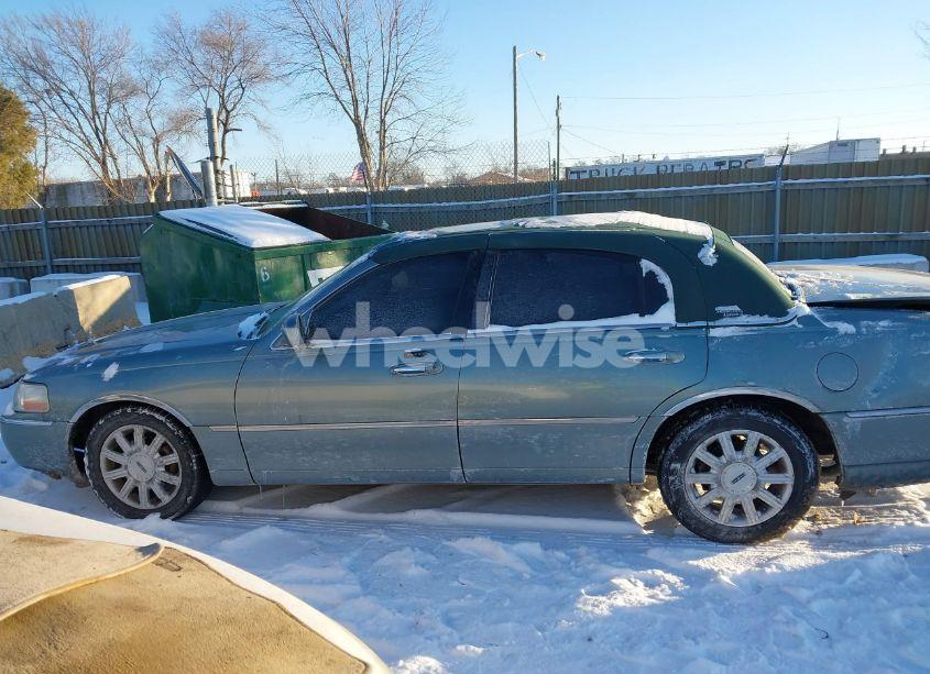 Photo 15 of 2006 Lincoln Town CAR SIGNATURE LIMITED (VIN 1LNHM82V36Y618577)