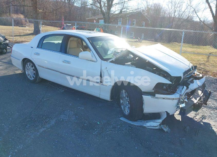 2006 Lincoln Town CAR SIGNATURE LIMITED (VIN 1LNHM82V76Y636483) main photo