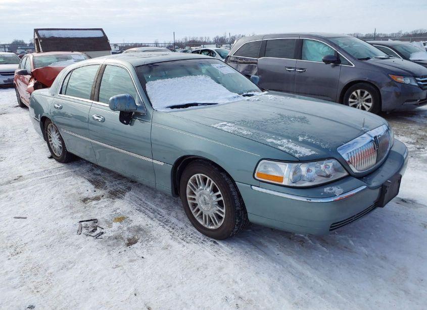 2006 Lincoln Town CAR SIGNATURE LIMITED (VIN 1LNHM82V86Y642714) main photo