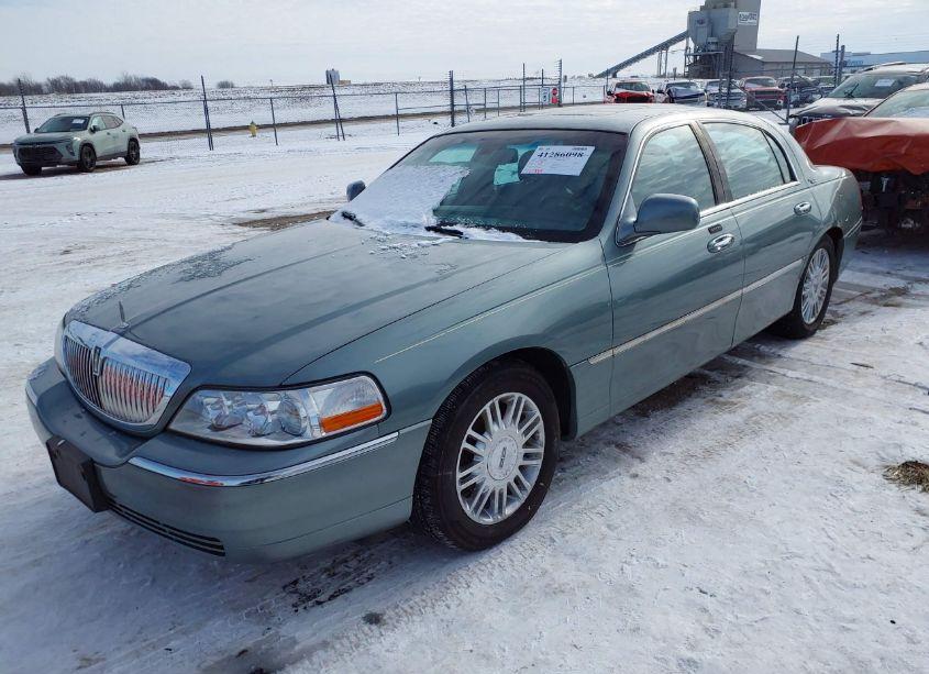 Photo 2 of 2006 Lincoln Town CAR SIGNATURE LIMITED (VIN 1LNHM82V86Y642714)