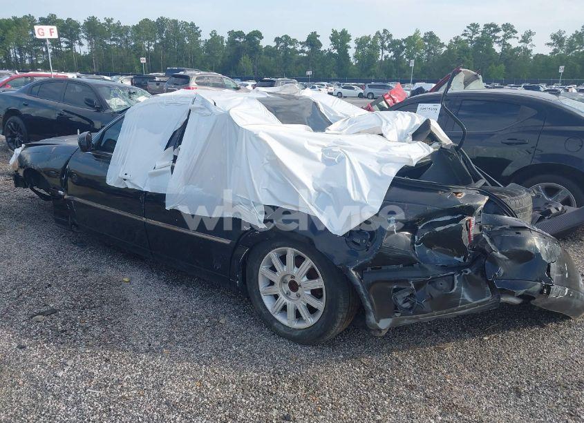 Photo 3 of 2007 Lincoln Town CAR (VIN 1LNHM82V87Y620889)