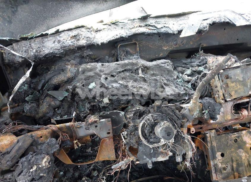 Photo 7 of 2006 Lincoln Town CAR SIGNATURE LIMITED (VIN 1LNHM82VX6Y619029)