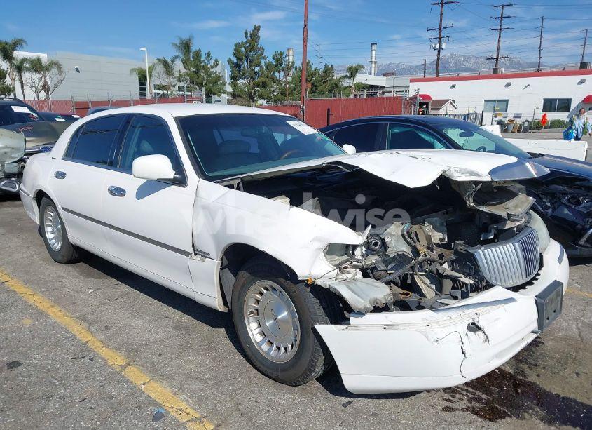 Photo 13 of 2001 Lincoln Town CAR SIGNATURE (VIN 1LNHM82W01Y712594)