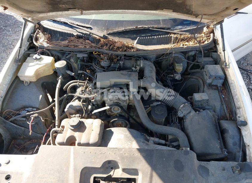 Photo 10 of 2002 Lincoln Town CAR SIGNATURE (VIN 1LNHM82W02Y655024)