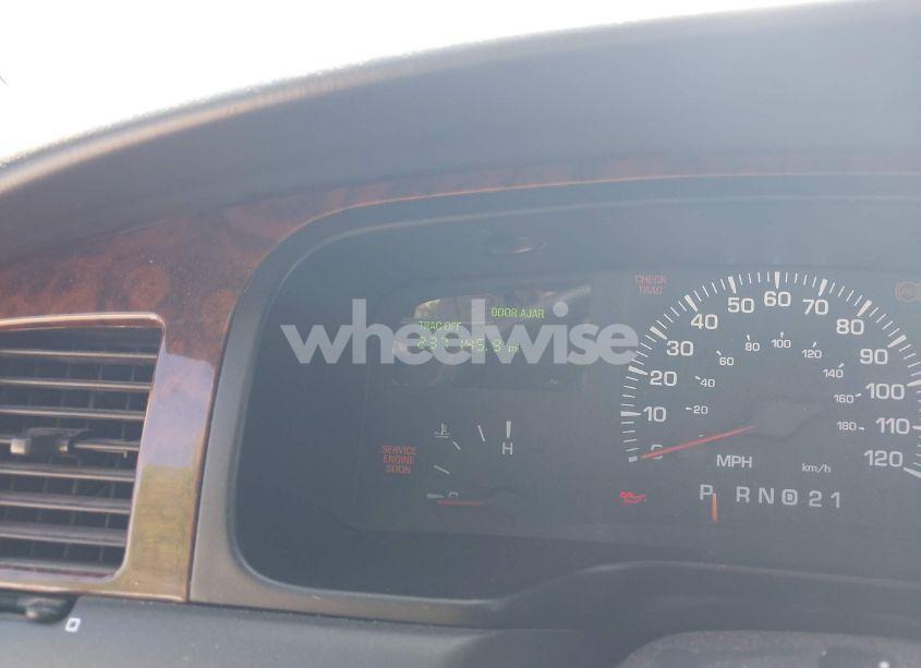 Photo 7 of 2000 Lincoln Town CAR SIGNATURE (VIN 1LNHM82W0YY914457)