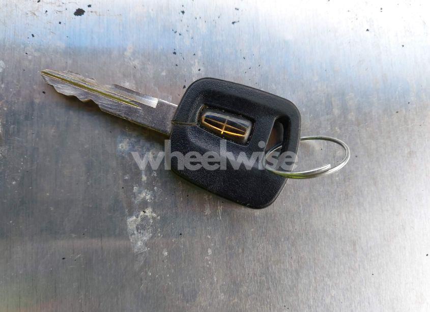 Photo 11 of 2000 Lincoln Town CAR SIGNATURE (VIN 1LNHM82W0YY929329)