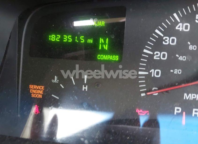 Photo 7 of 2000 Lincoln Town CAR SIGNATURE (VIN 1LNHM82W0YY929329)