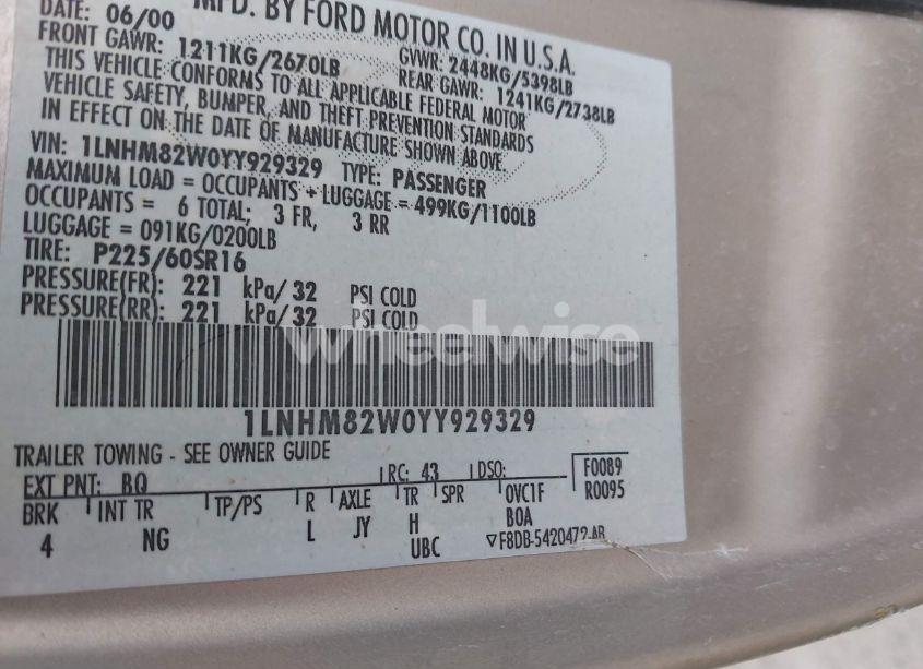 Photo 9 of 2000 Lincoln Town CAR SIGNATURE (VIN 1LNHM82W0YY929329)