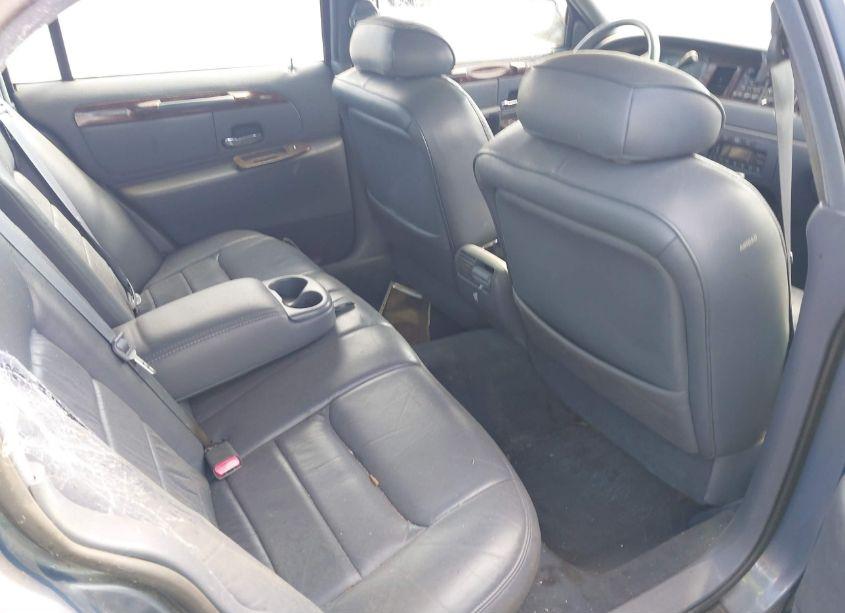 Photo 8 of 1999 Lincoln Town CAR SIGNATURE (VIN 1LNHM82W1XY641978)