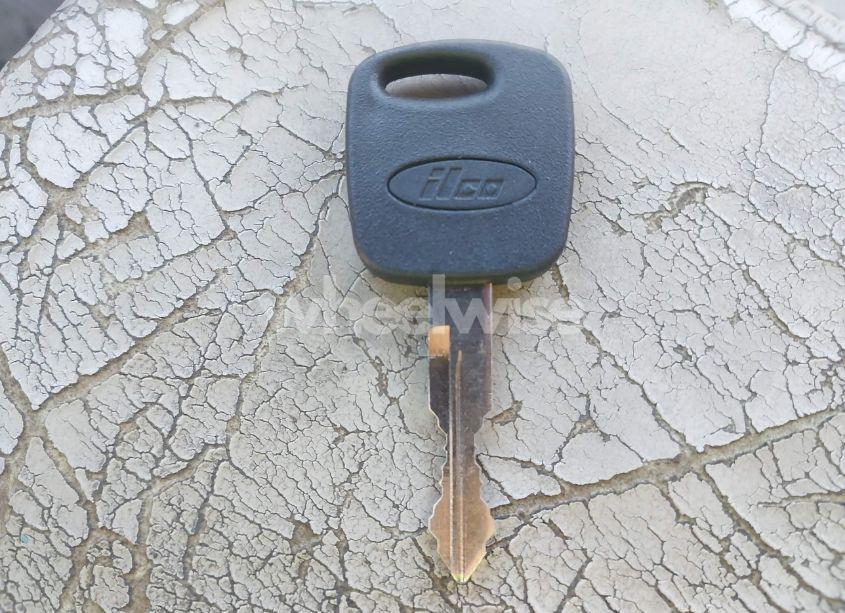 Photo 11 of 2001 Lincoln Town CAR SIGNATURE (VIN 1LNHM82W21Y630415)