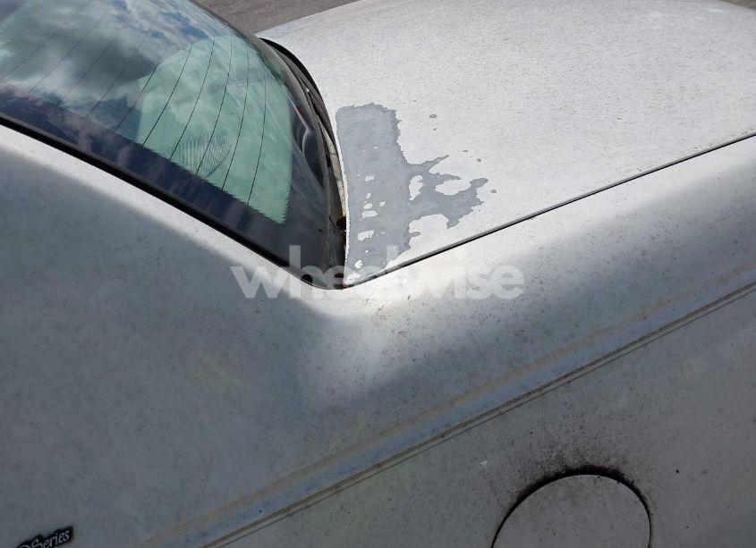 Photo 6 of 2001 Lincoln Town CAR SIGNATURE (VIN 1LNHM82W21Y630415)