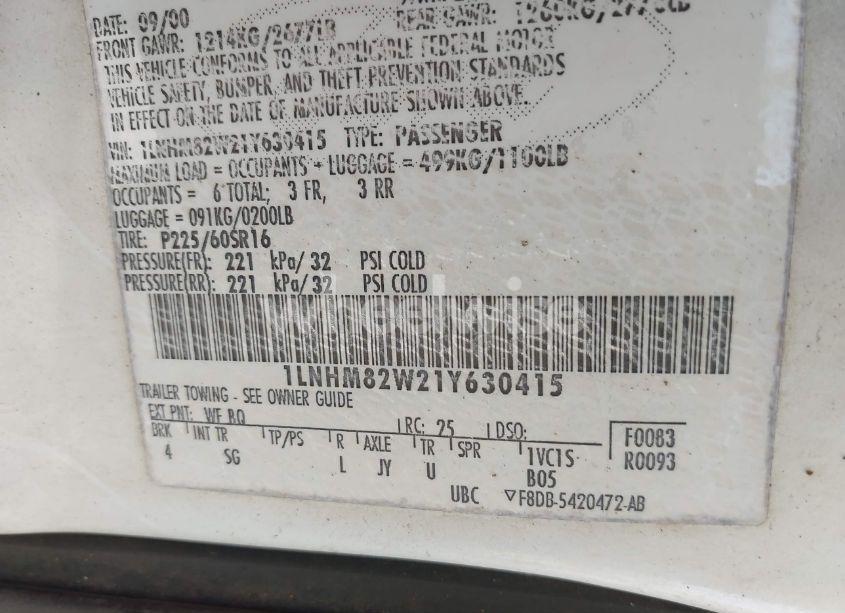 Photo 9 of 2001 Lincoln Town CAR SIGNATURE (VIN 1LNHM82W21Y630415)