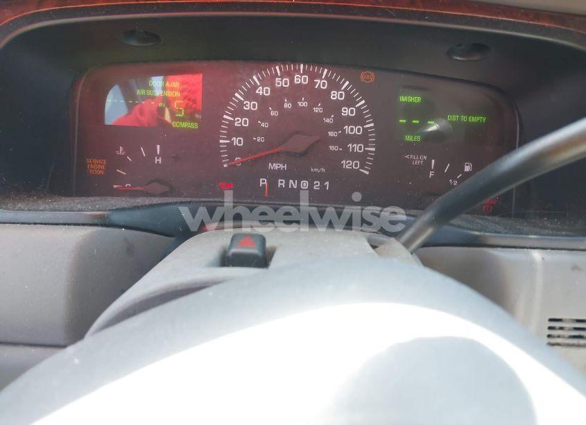 Photo 7 of 2001 Lincoln Town CAR SIGNATURE (VIN 1LNHM82W21Y640992)