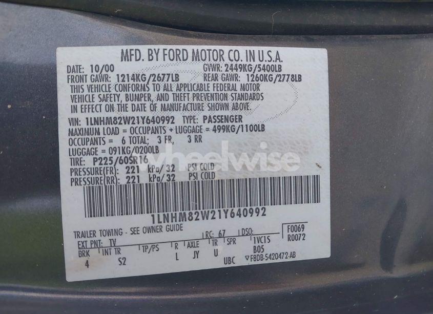 Photo 9 of 2001 Lincoln Town CAR SIGNATURE (VIN 1LNHM82W21Y640992)