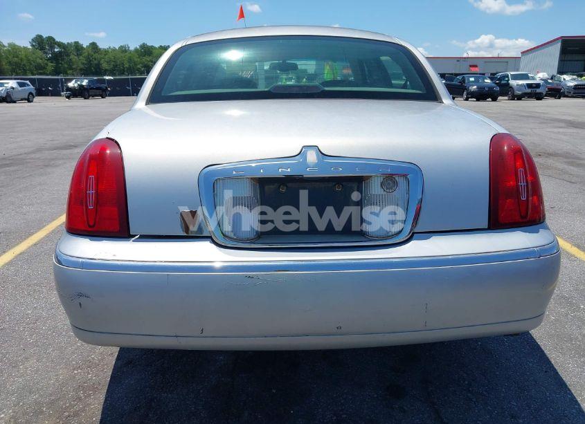 Photo 14 of 2002 Lincoln Town CAR SIG. PREM./SIGNATURE (VIN 1LNHM82W22Y639231)