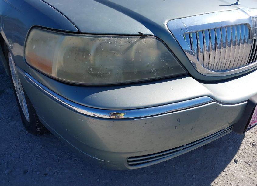 Photo 13 of 2006 Lincoln Town CAR SIGNATURE LIMITED (VIN 1LNHM82W26Y650123)