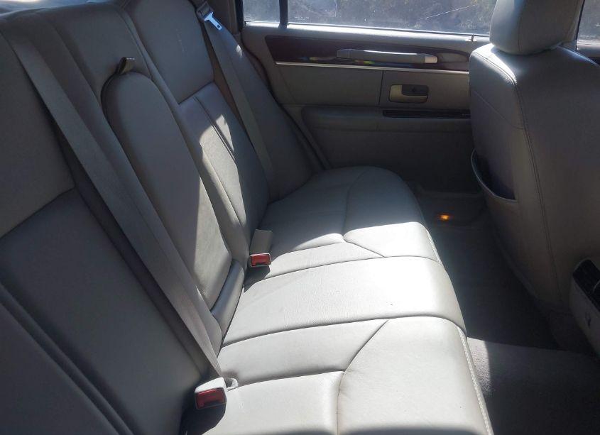 Photo 8 of 2006 Lincoln Town CAR SIGNATURE LIMITED (VIN 1LNHM82W26Y650123)