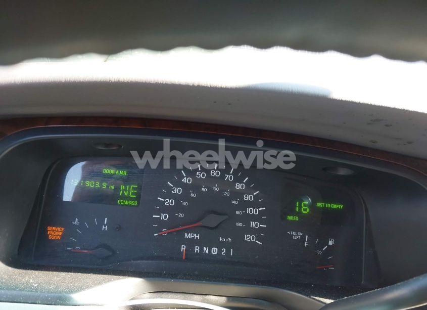 Photo 7 of 1999 Lincoln Town CAR SIGNATURE (VIN 1LNHM82W2XY696147)