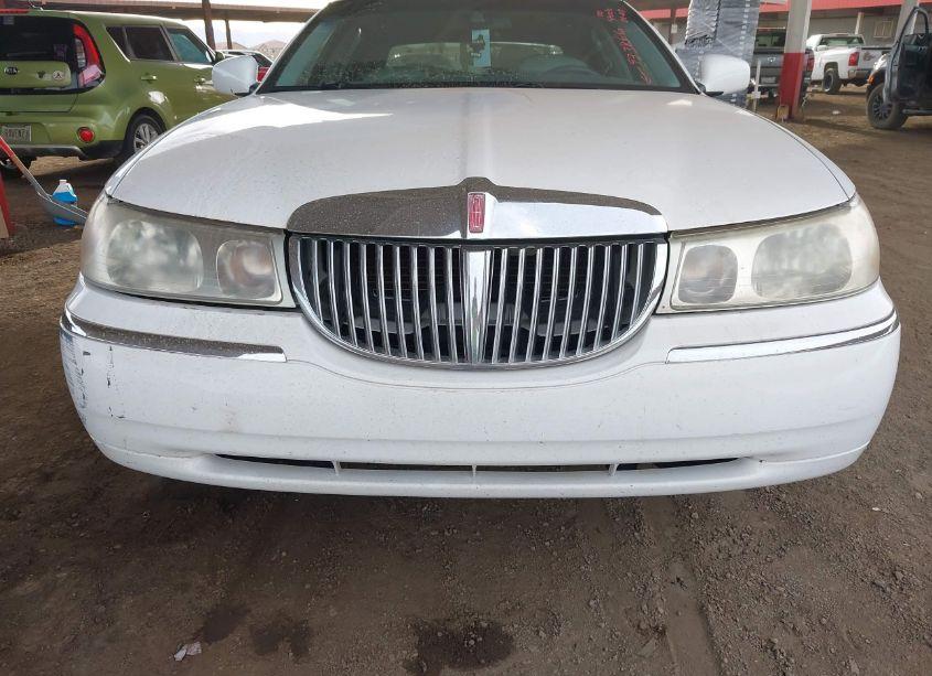 Photo 6 of 2000 Lincoln Town CAR SIGNATURE (VIN 1LNHM82W2YY933866)