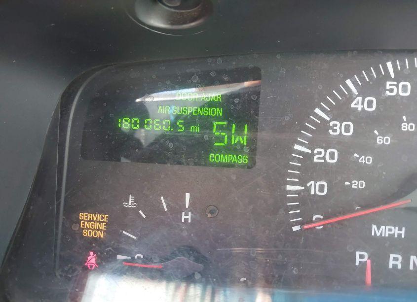 Photo 7 of 2000 Lincoln Town CAR SIGNATURE (VIN 1LNHM82W2YY933866)