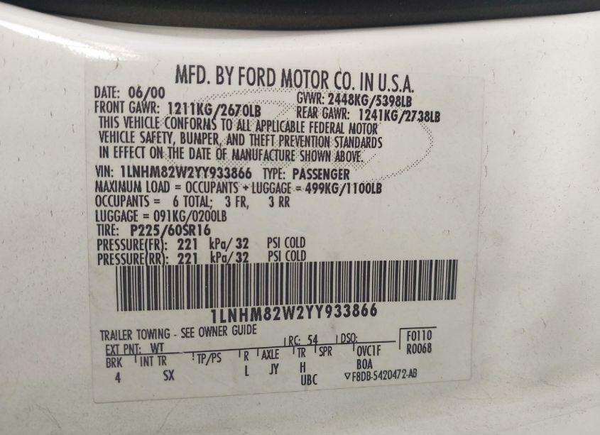 Photo 9 of 2000 Lincoln Town CAR SIGNATURE (VIN 1LNHM82W2YY933866)