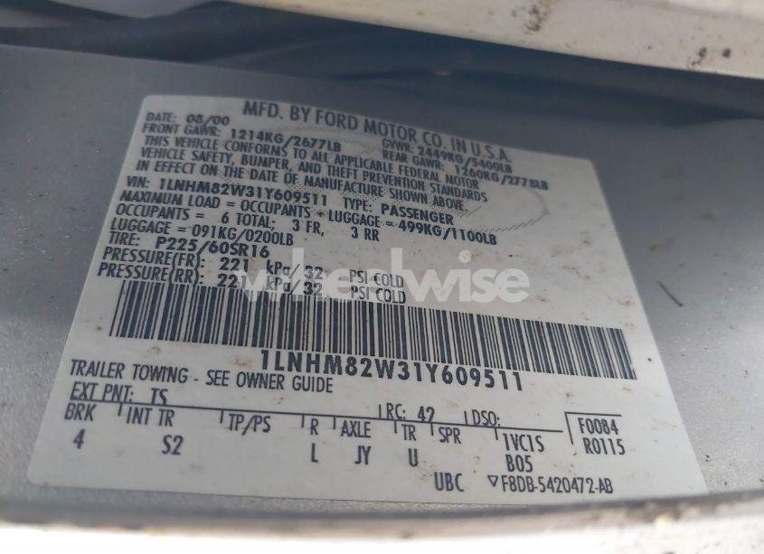 Photo 9 of 2001 Lincoln Town CAR SIGNATURE (VIN 1LNHM82W31Y609511)