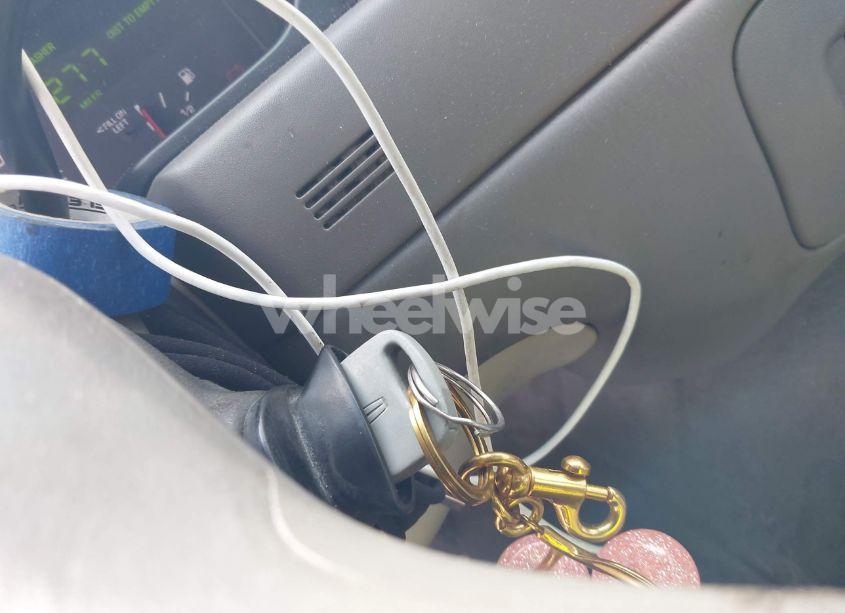 Photo 11 of 2001 Lincoln Town CAR SIGNATURE (VIN 1LNHM82W31Y671765)