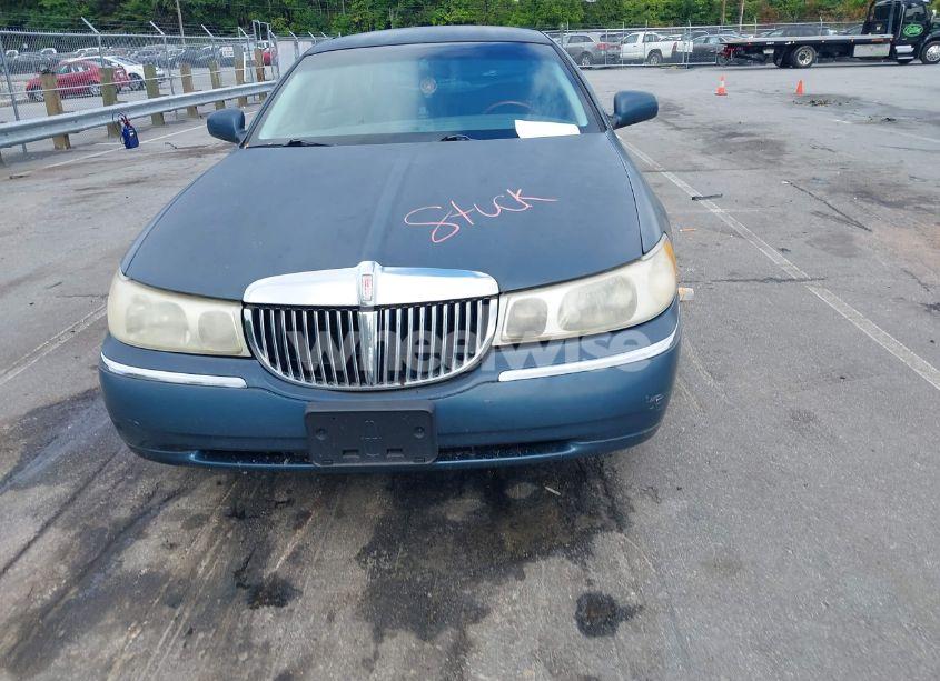 Photo 12 of 2001 Lincoln Town CAR SIGNATURE (VIN 1LNHM82W31Y671765)