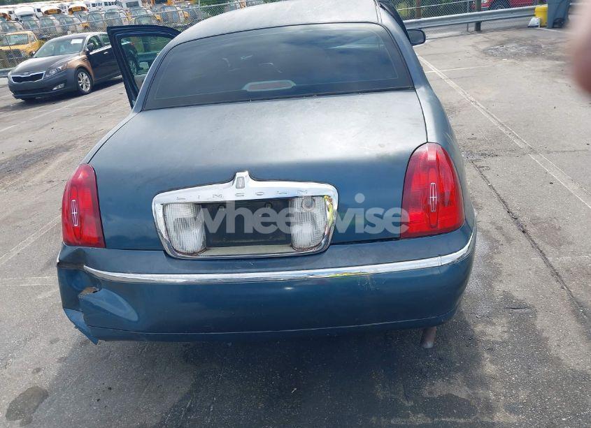 Photo 16 of 2001 Lincoln Town CAR SIGNATURE (VIN 1LNHM82W31Y671765)