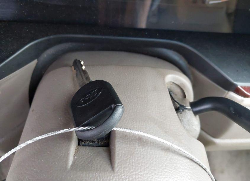 Photo 11 of 2003 Lincoln Town CAR SIGNATURE (VIN 1LNHM82W33Y609818)