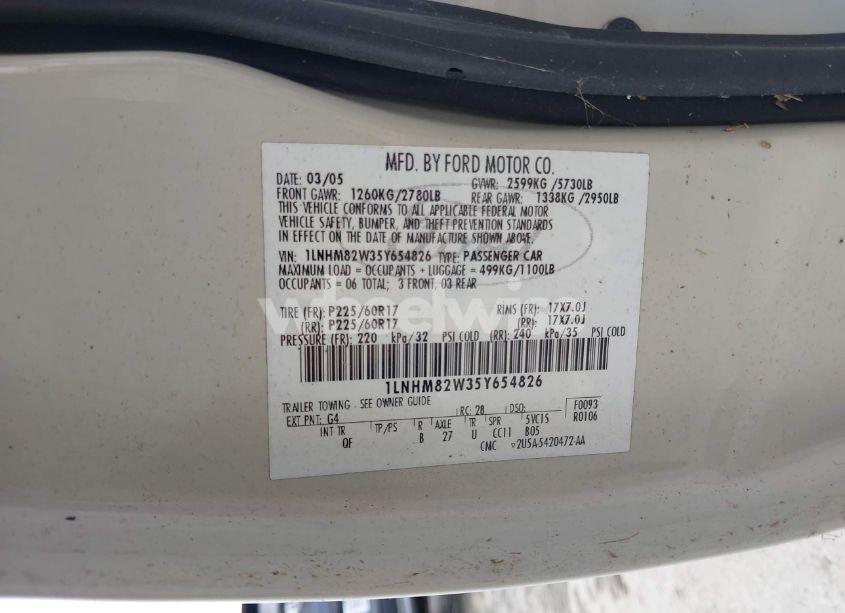 Photo 9 of 2005 Lincoln Town CAR (VIN 1LNHM82W35Y654826)