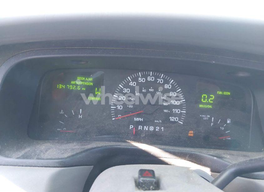 Photo 7 of 2001 Lincoln Town CAR SIGNATURE (VIN 1LNHM82W41Y724070)