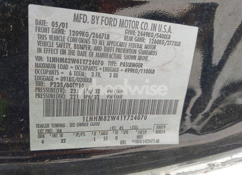 Photo 9 of 2001 Lincoln Town CAR SIGNATURE (VIN 1LNHM82W41Y724070)