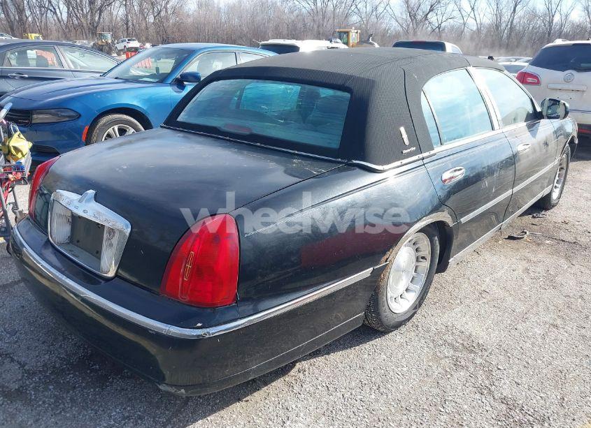 Photo 4 of 2000 Lincoln Town CAR SIGNATURE (VIN 1LNHM82W4YY794291)