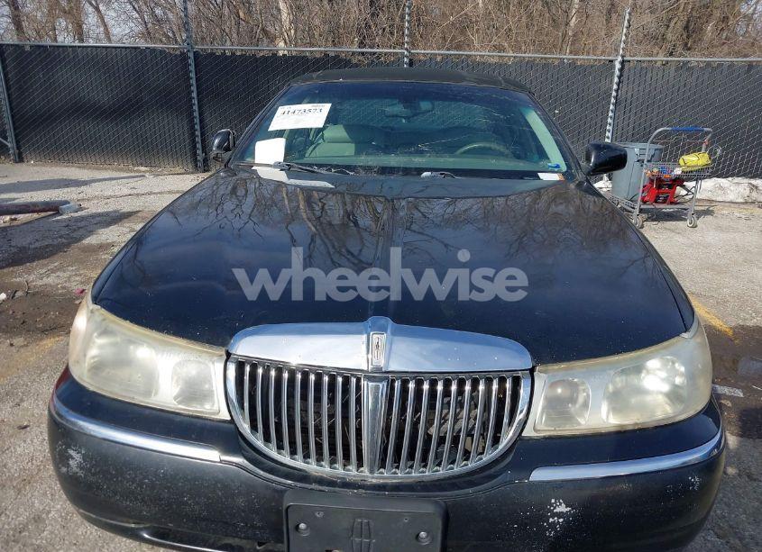 Photo 6 of 2000 Lincoln Town CAR SIGNATURE (VIN 1LNHM82W4YY794291)