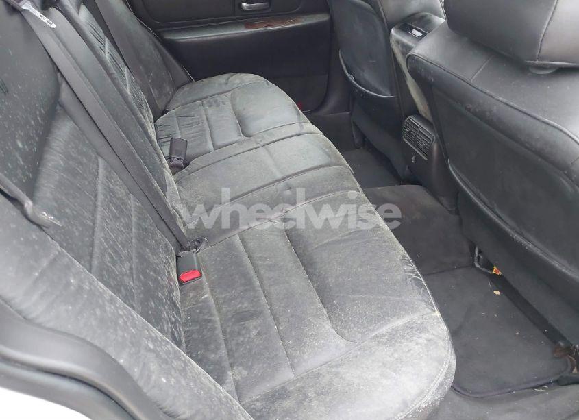 Photo 8 of 2000 Lincoln Town CAR SIGNATURE (VIN 1LNHM82W4YY820792)