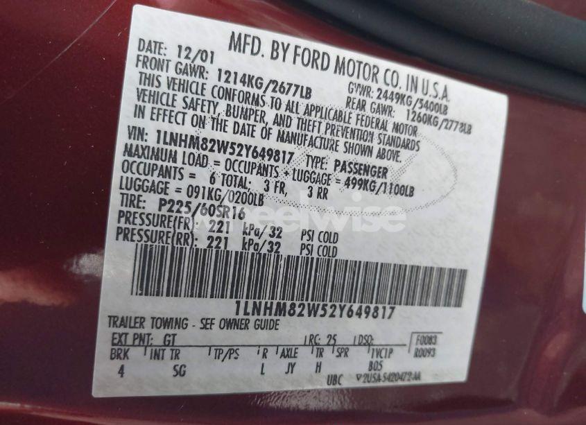 Photo 9 of 2002 Lincoln Town CAR SIGNATURE (VIN 1LNHM82W52Y649817)