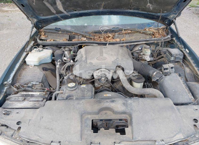 Photo 10 of 2002 Lincoln Town CAR SIGNATURE (VIN 1LNHM82W52Y671574)