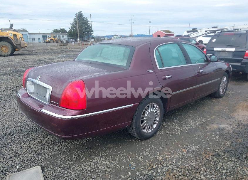 Photo 4 of 2006 Lincoln Town CAR SIGNATURE LIMITED (VIN 1LNHM82W56Y648219)