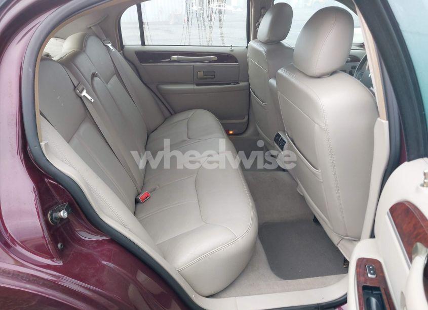 Photo 8 of 2006 Lincoln Town CAR SIGNATURE LIMITED (VIN 1LNHM82W56Y648219)