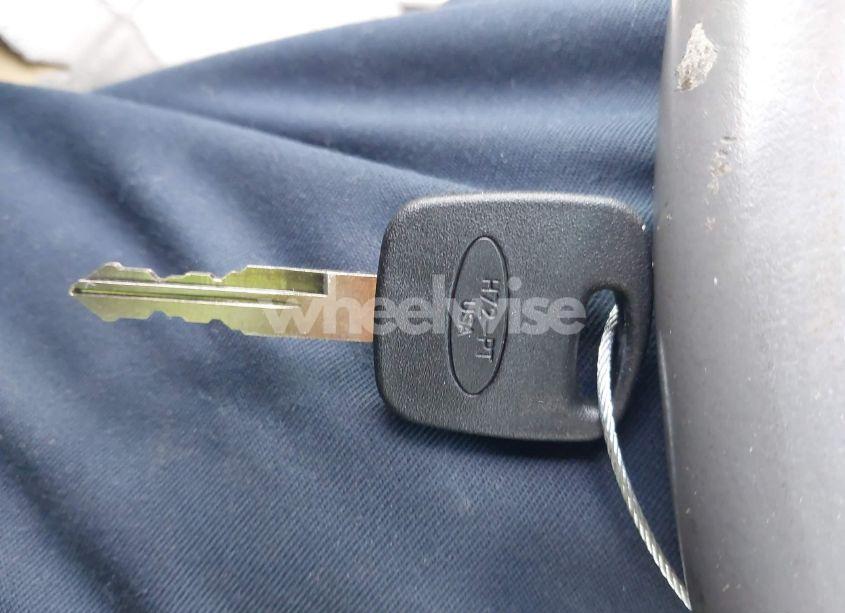 Photo 11 of 2000 Lincoln Town CAR SIGNATURE (VIN 1LNHM82W5YY868740)