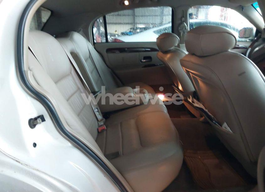 Photo 8 of 2001 Lincoln Town CAR SIGNATURE (VIN 1LNHM82W61Y630207)