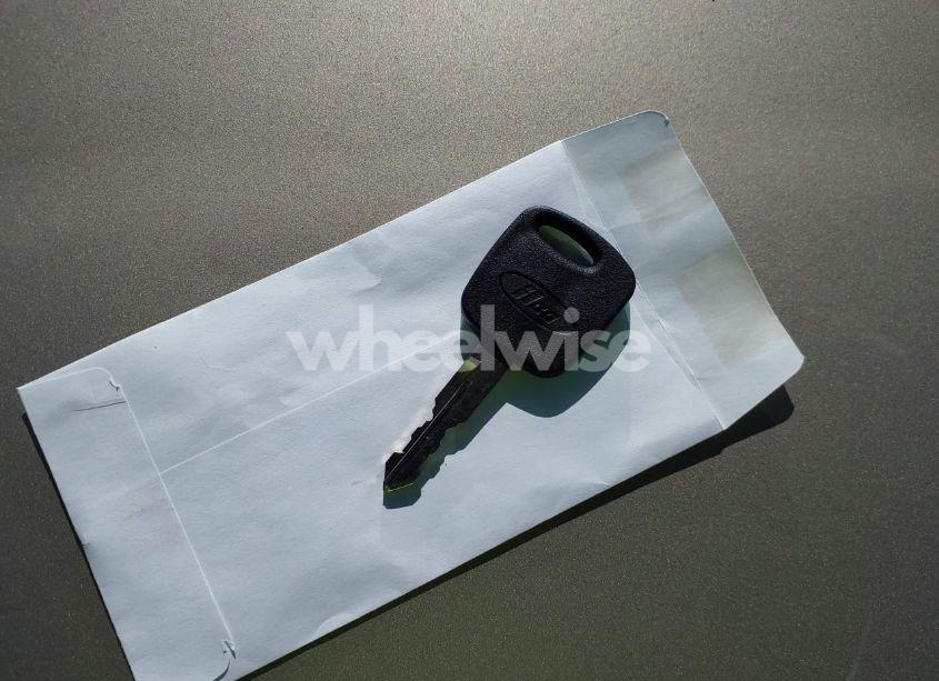 Photo 11 of 2001 Lincoln Town CAR SIGNATURE (VIN 1LNHM82W61Y664809)