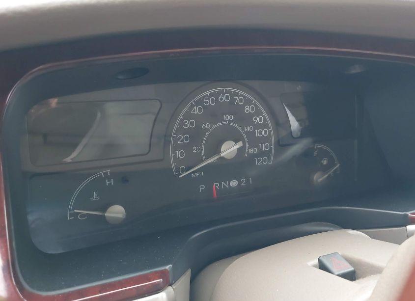 Photo 7 of 2003 Lincoln Town CAR SIGNATURE (VIN 1LNHM82W63Y621123)