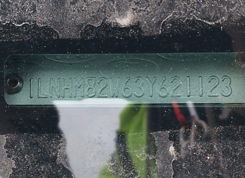 Photo 9 of 2003 Lincoln Town CAR SIGNATURE (VIN 1LNHM82W63Y621123)